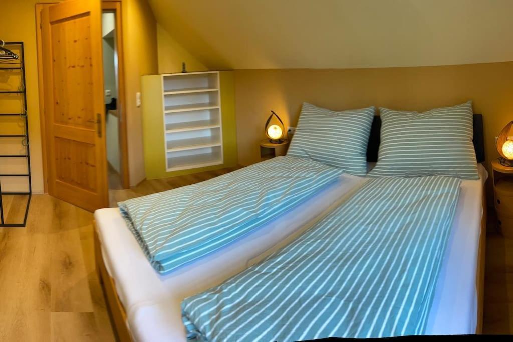 Neu Renoviertes 2Zi Appartment Im Dg Фельдкірш Екстер'єр фото