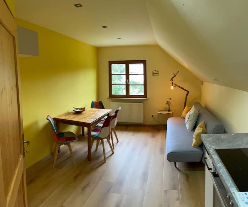 Neu Renoviertes 2Zi Appartment Im Dg Фельдкірш Екстер'єр фото